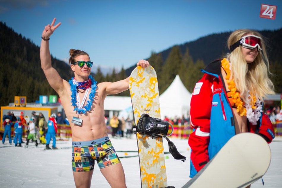Jasná Lyžovanie exhibičný zjazd Bikini skiing 2017