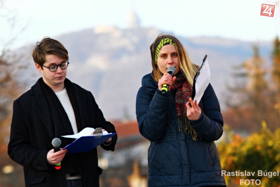 Nitrania opäť zaplnili Svätoplukovo námestie Za slušné Slovensko