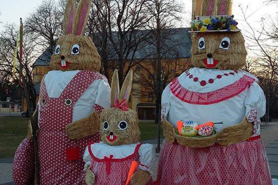 Veľkonočné zajace v Mojmírovciach - každý rok v novom šate