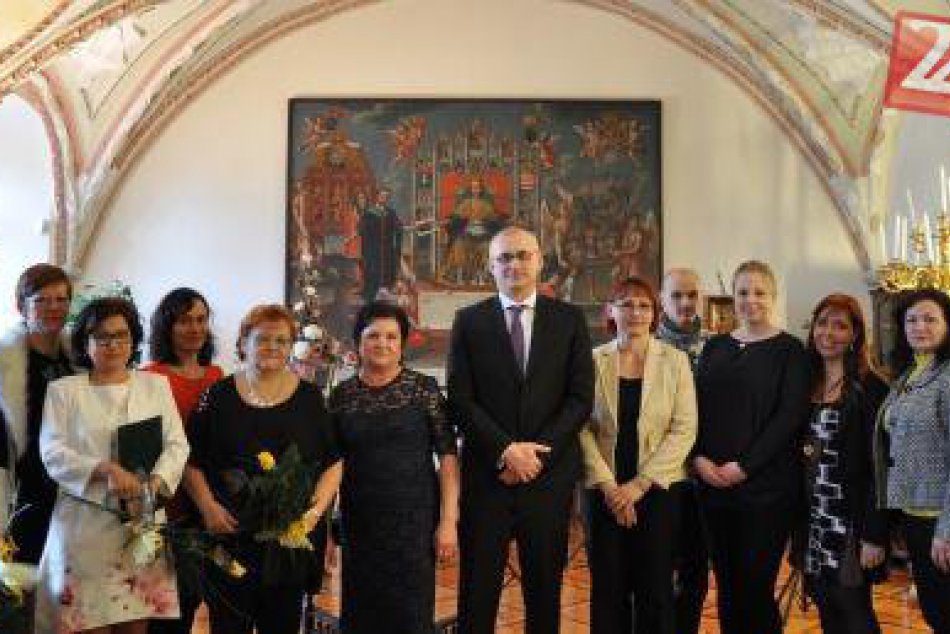 FOTO: Ocenení učitelia z Hlohovca