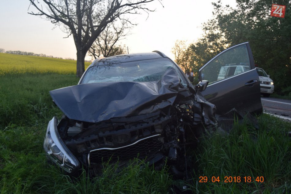 Tragédia pri Nitre: Auto s colníkmi sa zrazilo s Kiou, žena (†65) neprežila