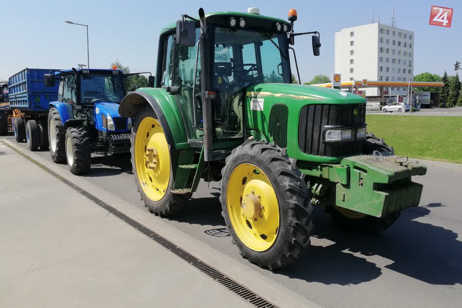 OBRAZOM z Michaloviec: Naše mesto zažilo traktorový protest