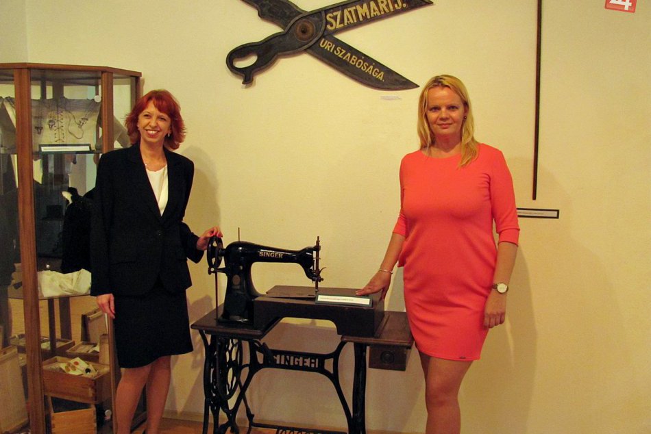 Obrazom: Vernisáž výstavy Od ihly po šijací stroj a gombíky