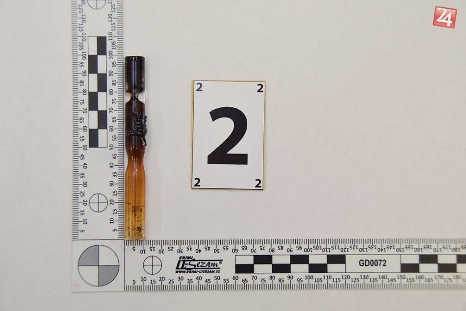 Neznáma látka obvinených