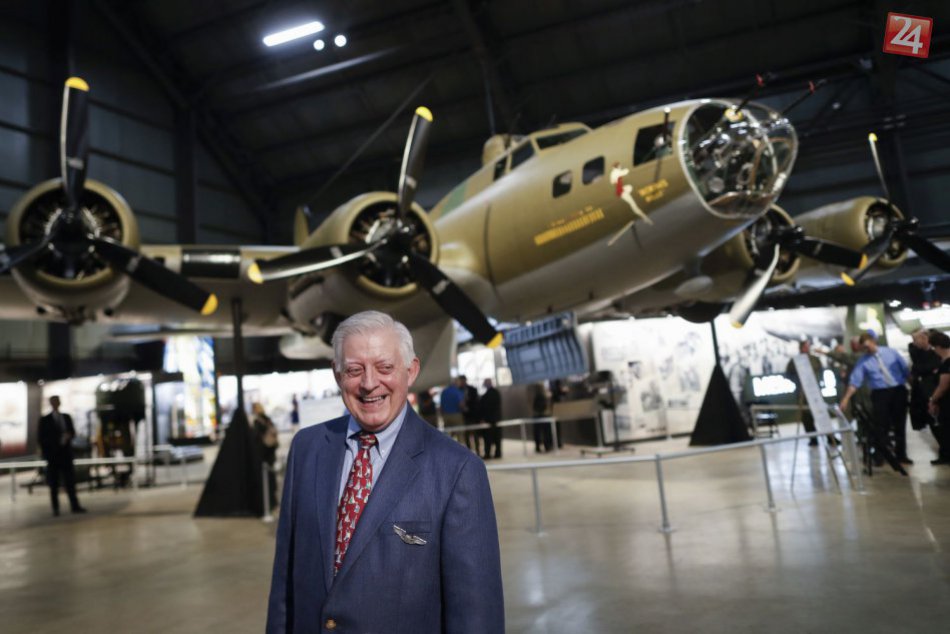 Predstavili legendárny zrekonštruovaný bombardér z II. svetovej vojny