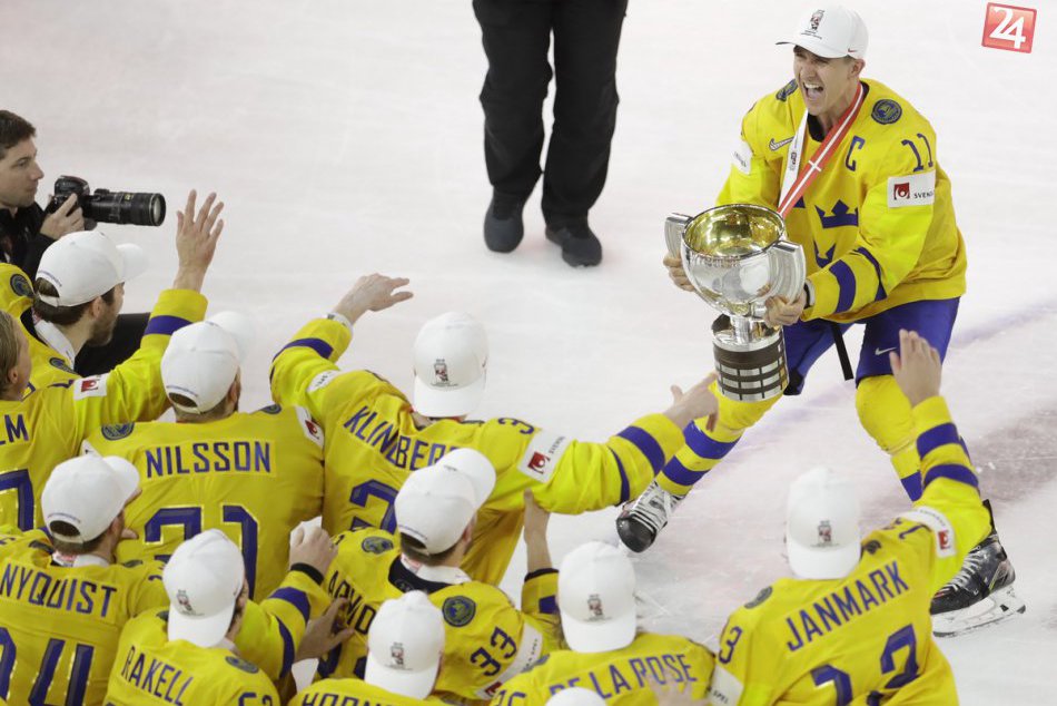 Švédi obhájili titul majstra sveta: Finálovú drámu rozhodli až nájazdy, FOTO