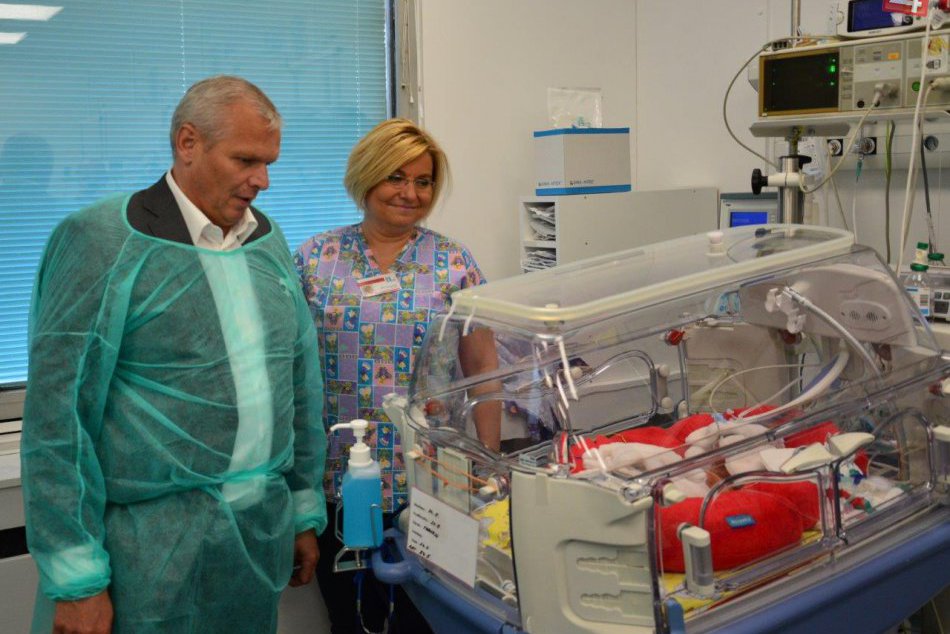 V OBRAZOCH: Nový prístroj na umelú pľúcnu ventiláciu novorodencov