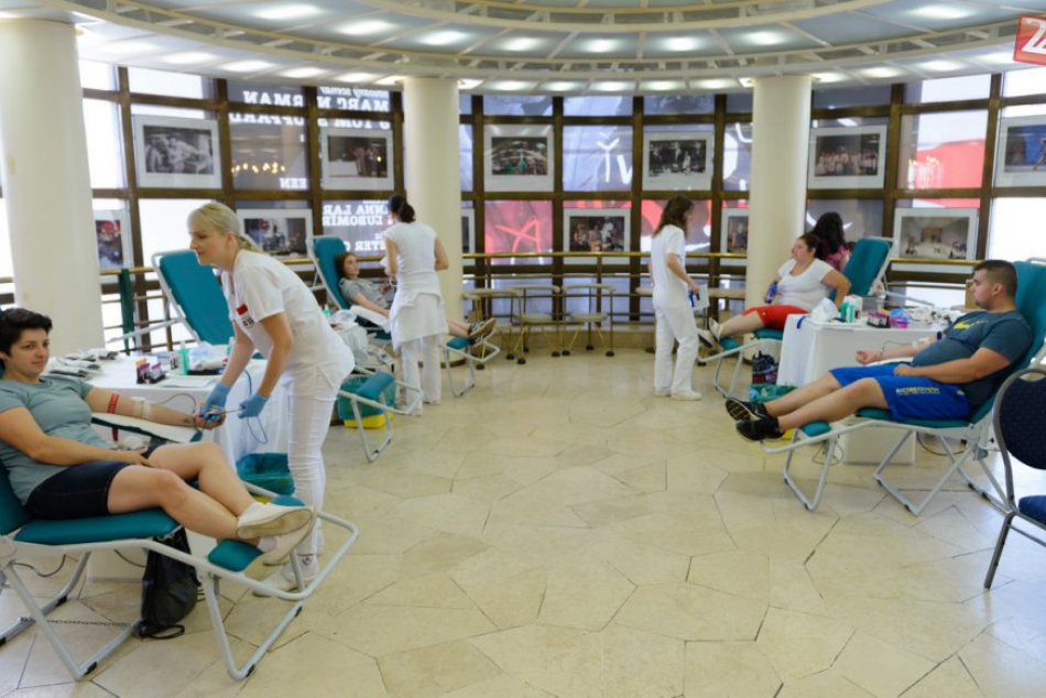 V DAB v Nitre tiekla krv: Vzácnu tekutinu daroval aj zaľúbený Shakespeare