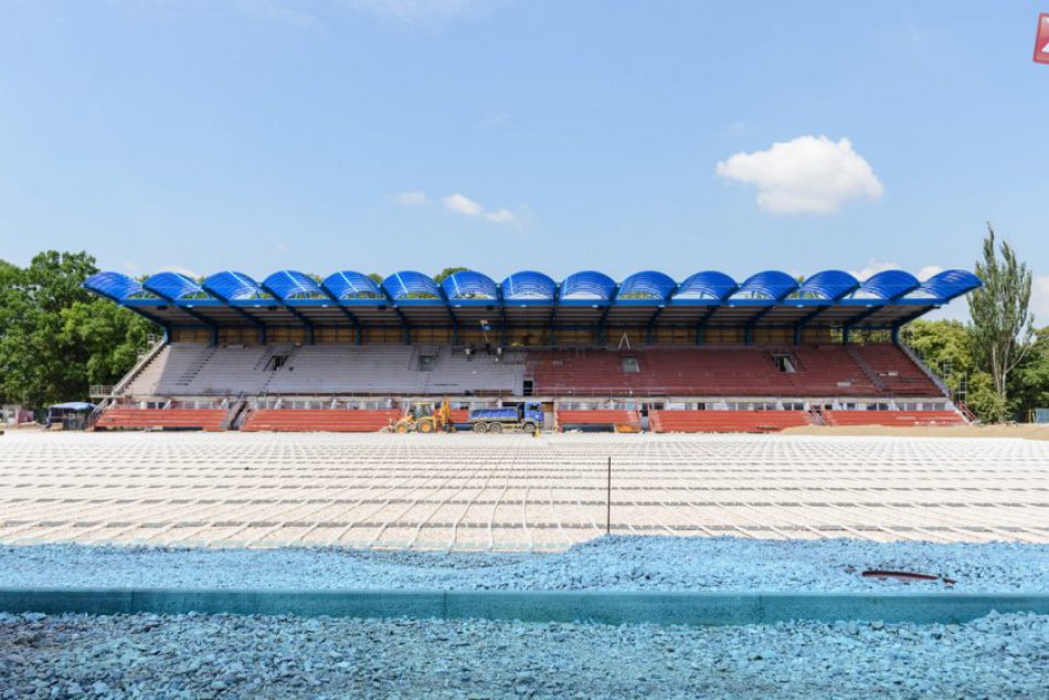 Štadión FC Nitra je pripravený na nový trávnik: FOTO pred dokončením