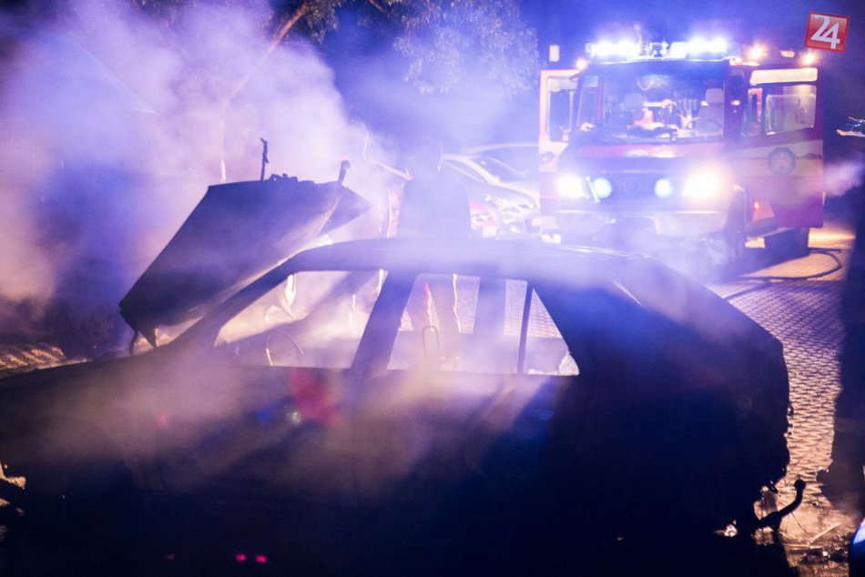 Na Rozkvete horeli autá: Pozrite zábery z požiaru a po ňom