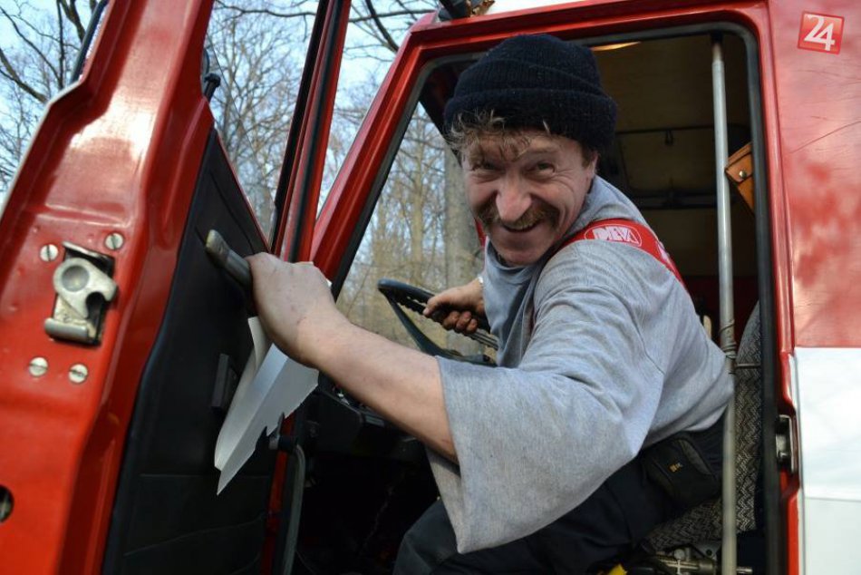 Obrazom: Petr Hanzlíček je hasičom už 28 rokov