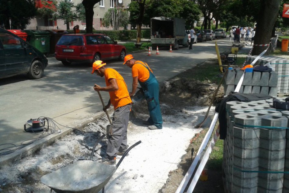 Rekonštrukcia Ulice Ivana Krasku v Považskej: Nové parkovanie nemá byť všetko