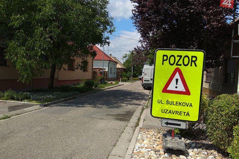 Šulekova ulica v Nových Zámkoch je uzavretá
