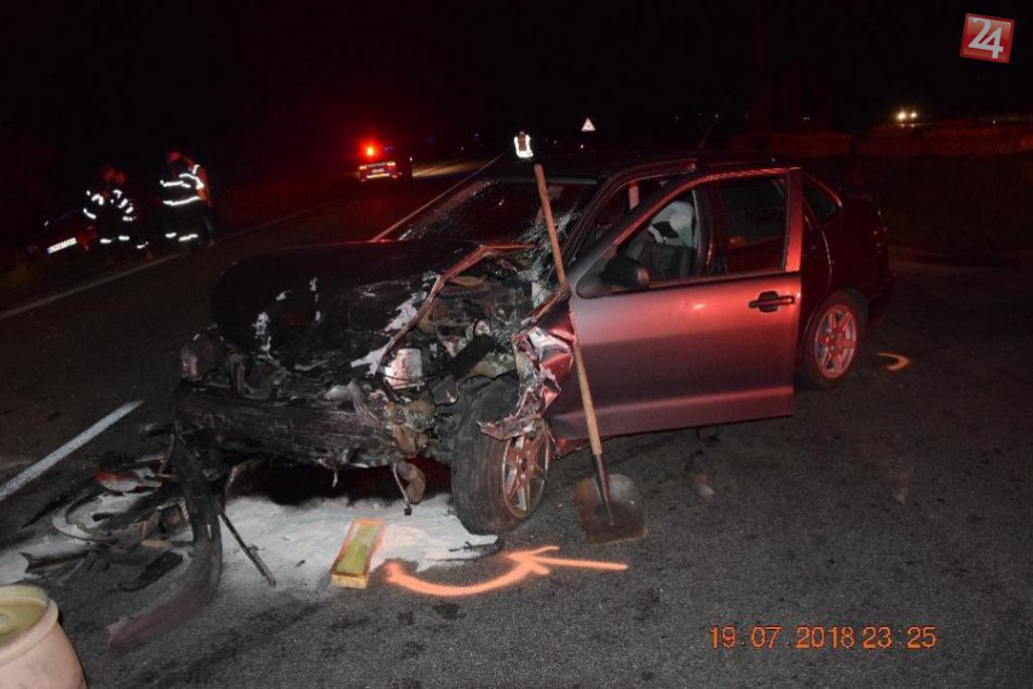 V OBRAZOCH: Nehoda pri Bystrici si vyžiadala štyroch zranených