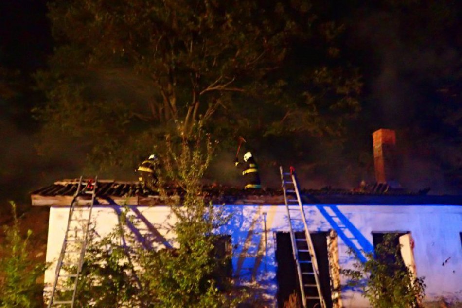 Obrazom: Požiar budovy v Rakovnici