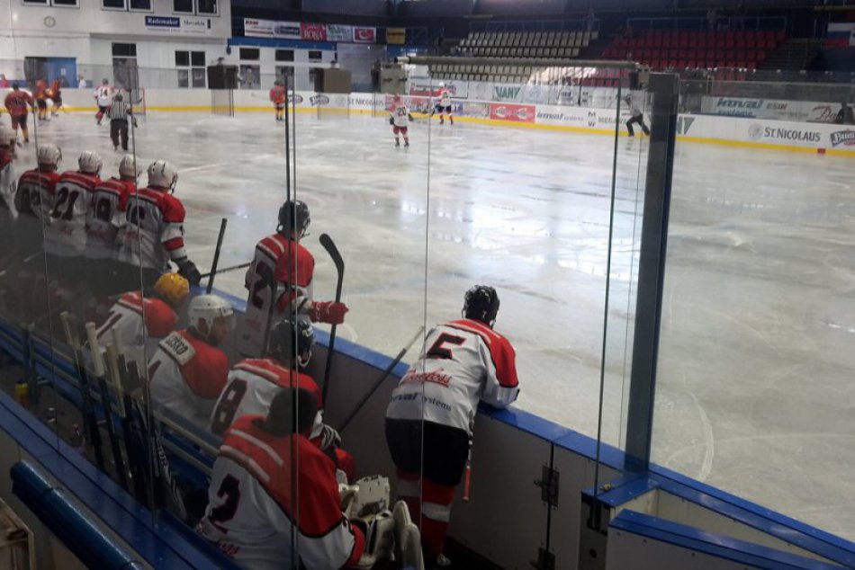 FOTO: Hokejisti HK 95 Považská Bystrica začali zápasovú prípravu proti Topoľčano