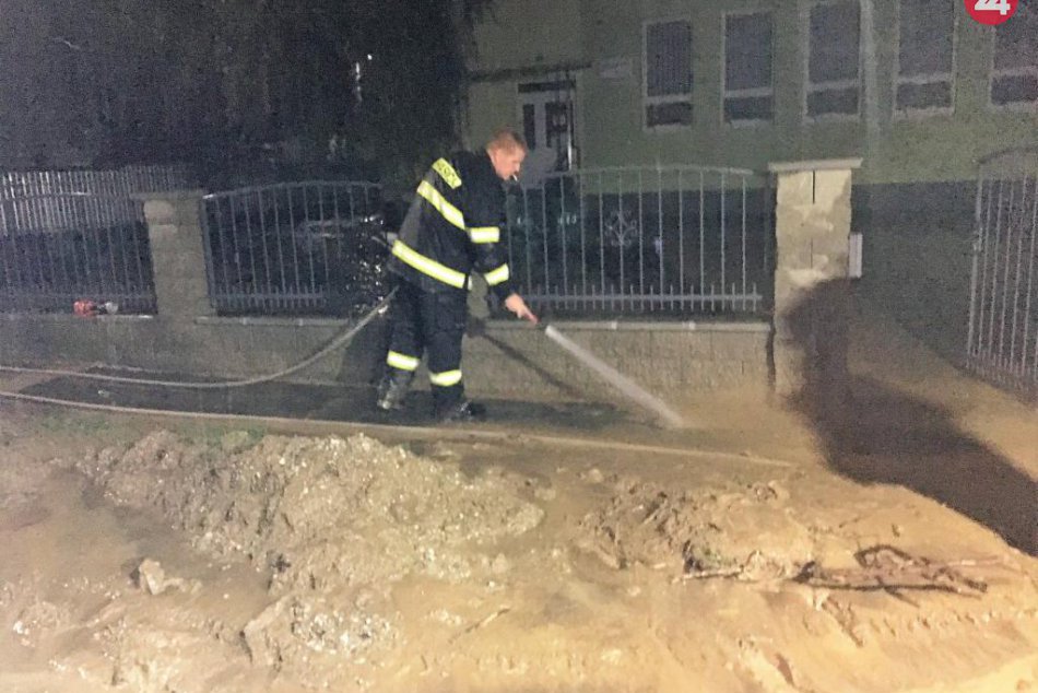 Aj dobrovoľní hasiči mali plné ruky práce: Zasahovali v Hlohovci i v okolí