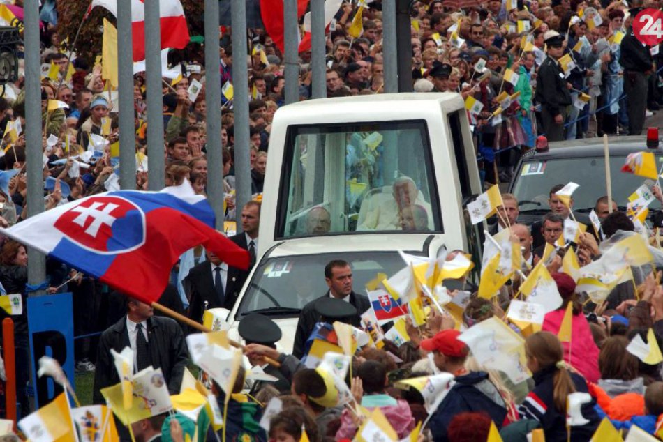 V OBRAZOCH: Návšteva pápeža Jána Pavla II. v Bystrici (2003)