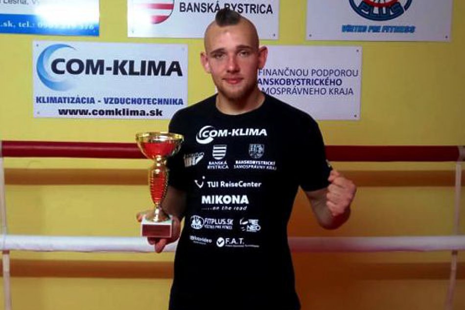 V OBRAZOCH: Parádny triumf mladého bojovníka MMA z bystrického Erawan gymu