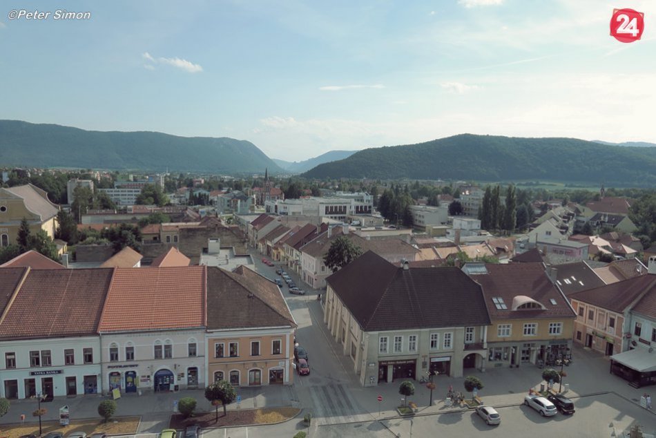 Obrazom: Pohľad na Rožňavu zo Strážnej veže stojí za to