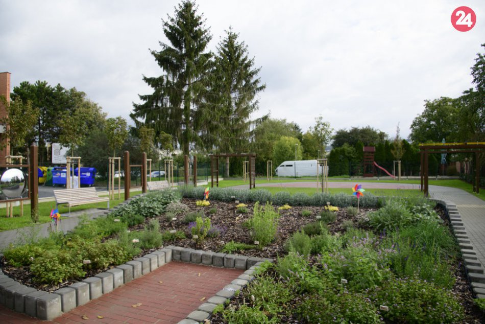 V OBRAZOCH: Zážitková záhrada v areáli Centra sociálnych služieb DEMY