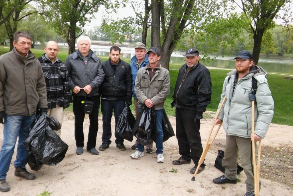 Klienti Krízového centra skrášľovali: Upravili aj parkovací systém, FOTO