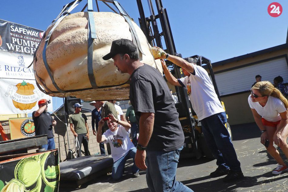 Nový majster sveta vypestoval takmer tonu vážiacu tekvicu