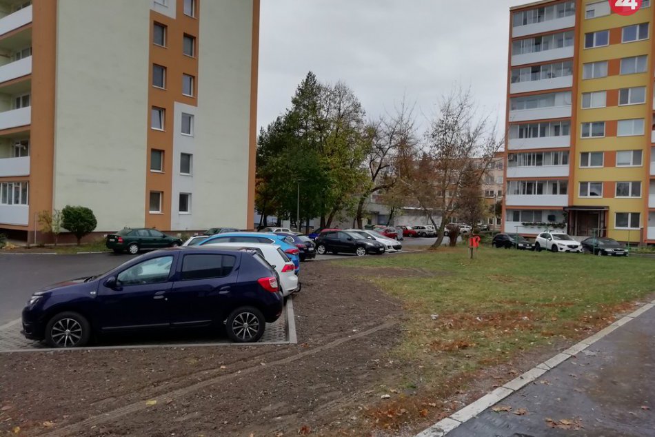 OBRAZOM: V centre Humenného vznikli nové parkovacie miesta