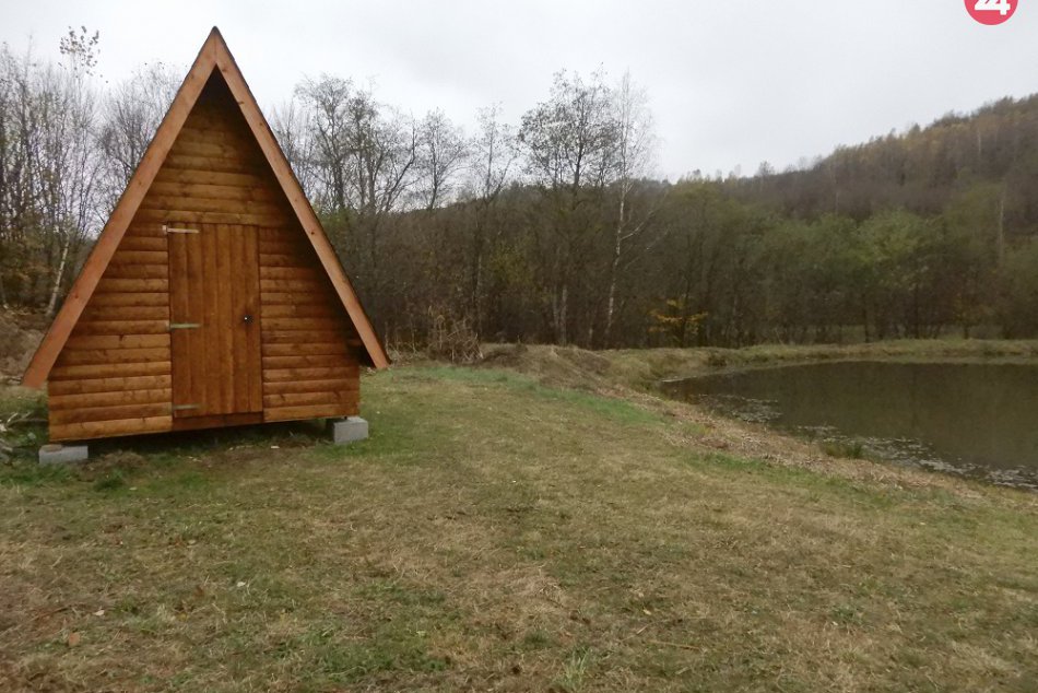 FOTO: V oddychovej zóne obce Nová Sedlica pribudli útulňa i hmyzí hotel