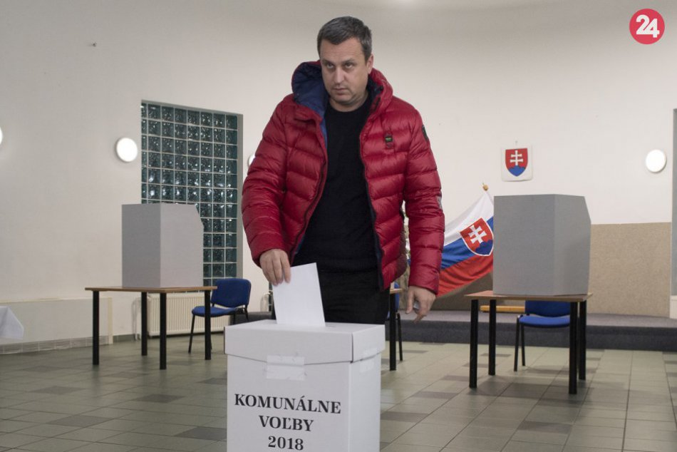 Andrej Danko už hlasoval: Komunálne voľby vidí ako príležitosť na zmenu, VIDEO