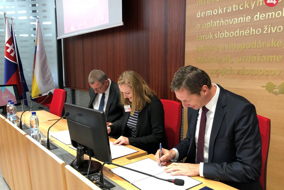 Rada mládeže Prešovského kraja a PSK podpísali memorandum