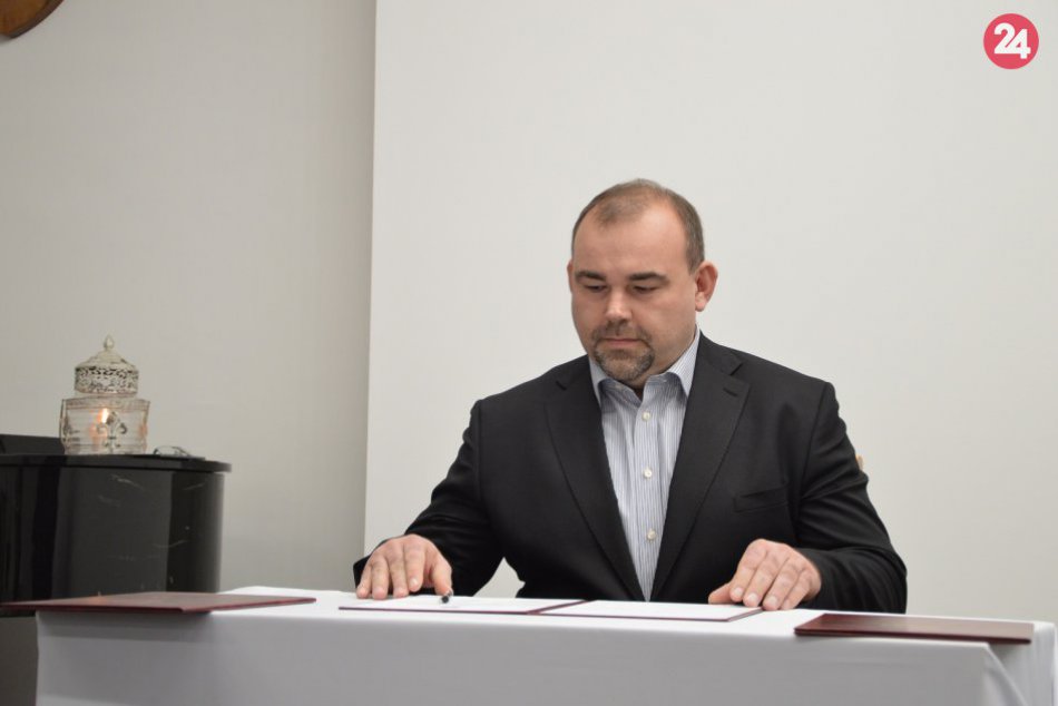 Sobáš na šalianskom úrade s novinkou: Oddajú vás aj dvaja noví poslanci, FOTO