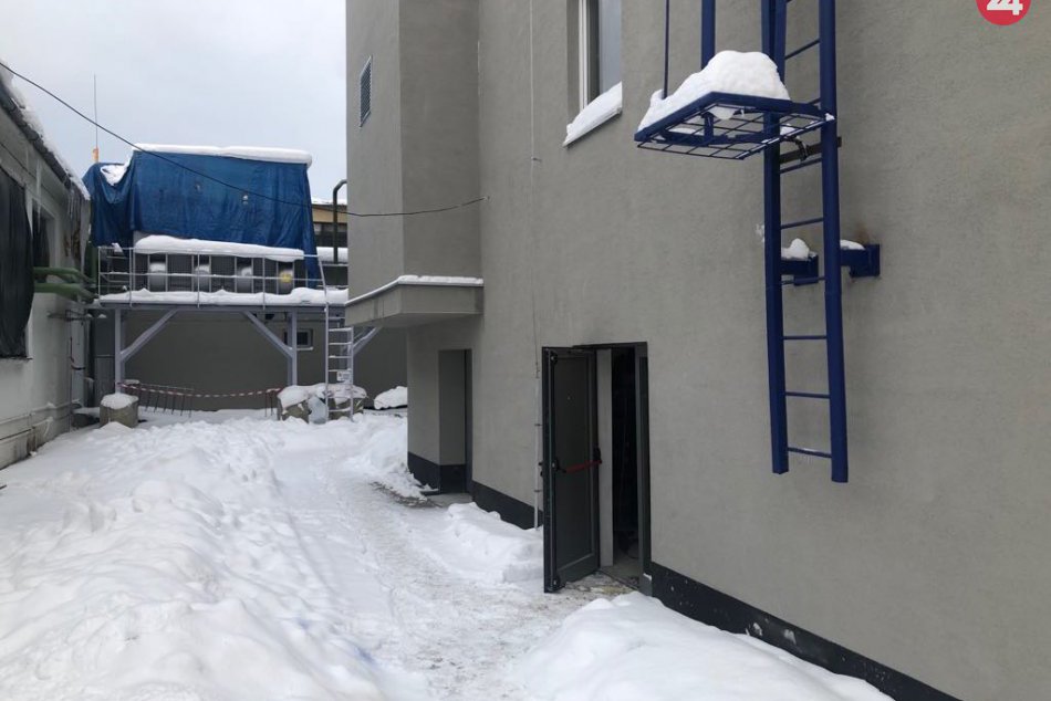 FOTO: Rekonštrukcia zimného štadióna