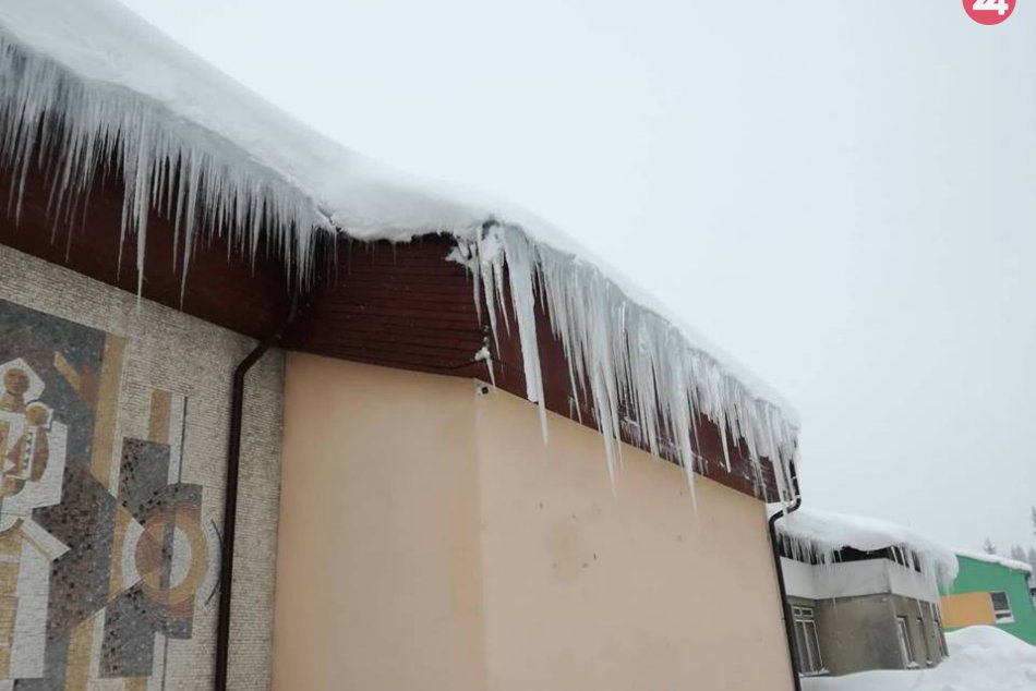 Hasiči pomáhajú s odstraňovaním snehu na Orave, Liptove i Kysuciach