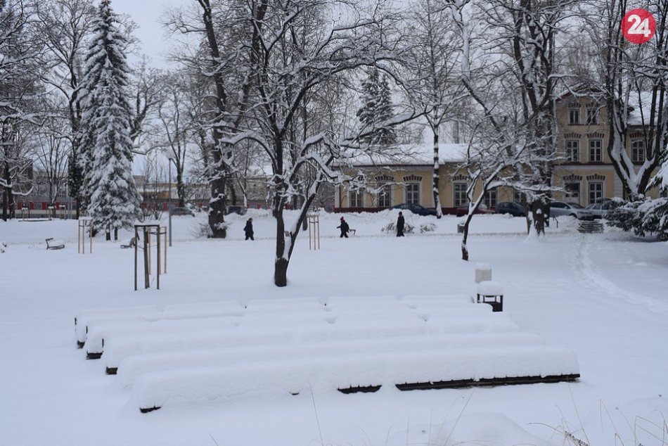 FOTO: Trenčín zahalila zima a sneh