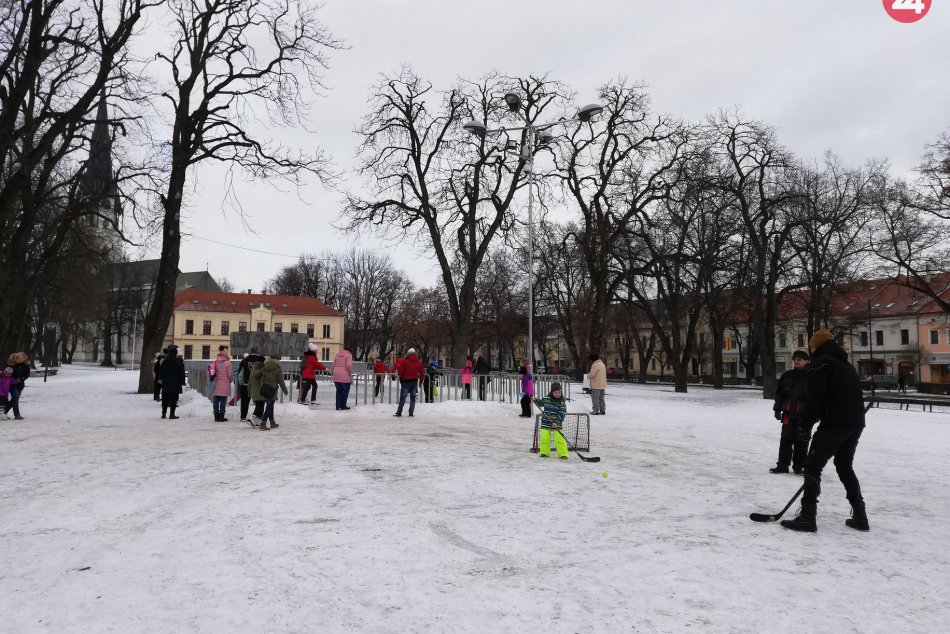 OBRAZOM: V centre nášho mesta sprístupnili lákadlo pre milovníkov korčuľovania