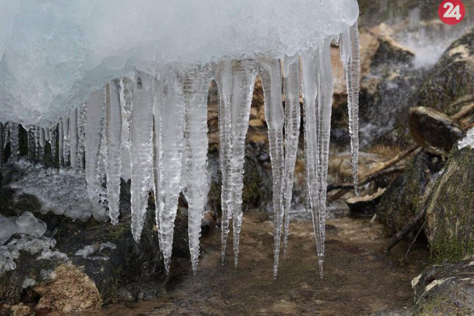 Obrazom: Hájske vodopády v zimnom šate