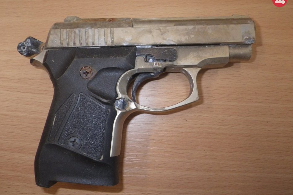 FOTO: Prešovskí policajti hľadajú majiteľa tejto plynovej poplašnej pištole