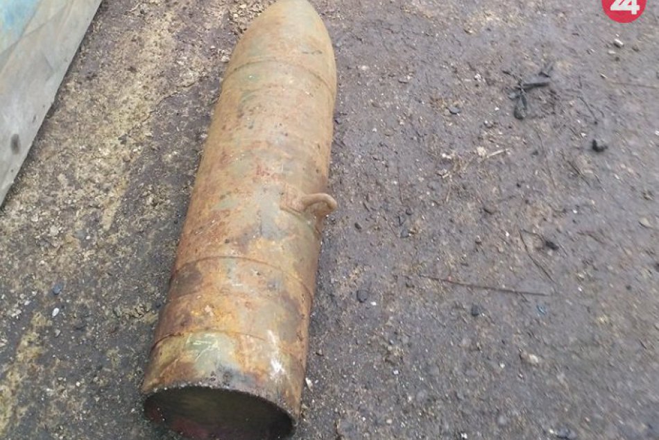 FOTO: Nájdená cvičná bomba, ktorá neobsahuje trhavinu