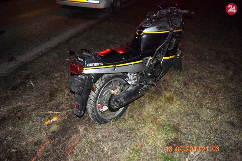 Opitý a bez "vodičáku" skončil s motorkou v priekope: Nafúkal 2,63 promile