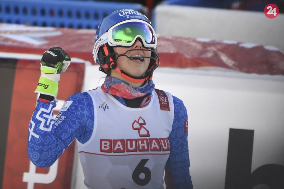 Petra Vlhová na stupni víťazov: Zo slalomu vo švédskom Aare si odnáša bronz