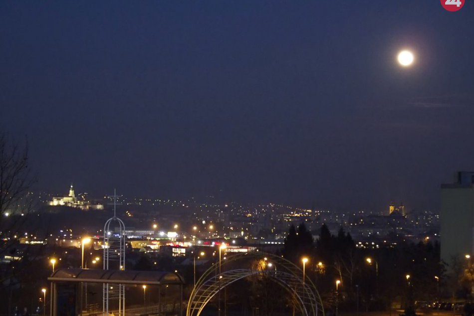 Supermesiac nad Nitrou: Bol najväčší aký v tomto roku uvidíme, FOTO
