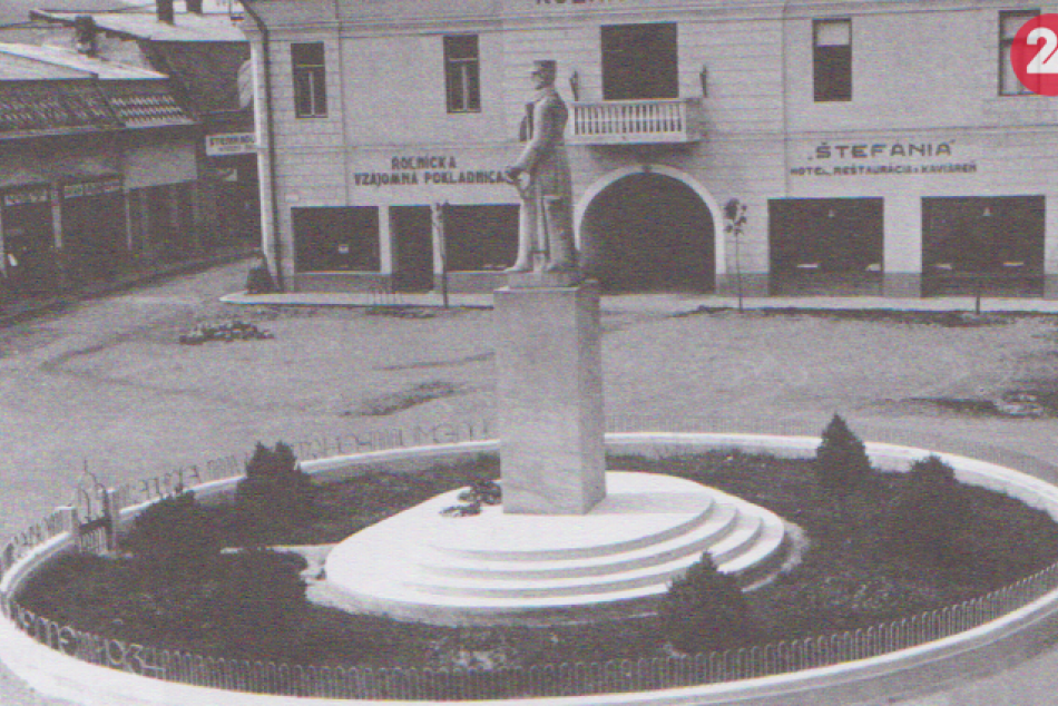 Historické foto: V medzivojnovom Humennom odhalili pamätník M.R. Štefánika
