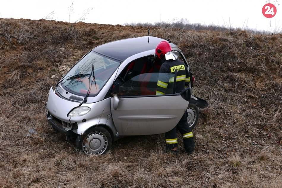 Obrazom: Nehoda vozidla pri Silici