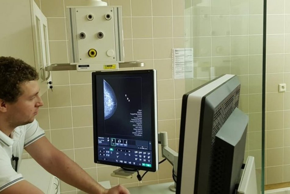 FOTO: Nemocnica dostala modernú neurologickú JIS-ku a najmodernejší mamograf