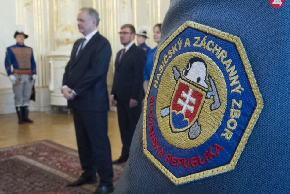 V OBRAZOCH: Prezident Kiska prijal laureátov Zlatého záchranného kríža 2018