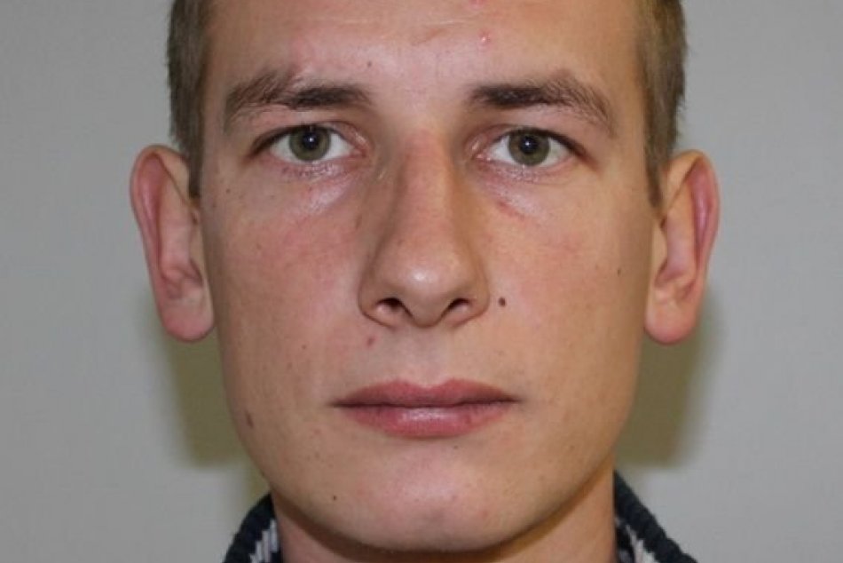 Šalianska polícia hľadá troch Ukrajincov: Nepoznáte mužov na fotografiách?