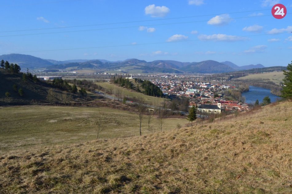 Rozhľadňa na vrchu Špicák je vďaka počasiu dobre dostupná už v marci