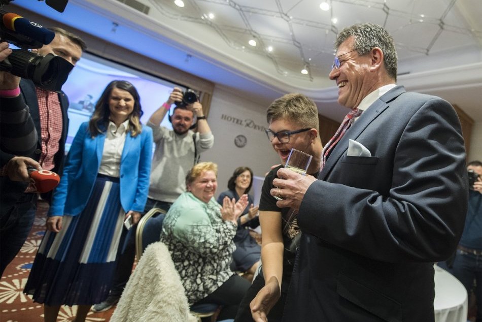 Maroš Šefčovič počas volebnej noci