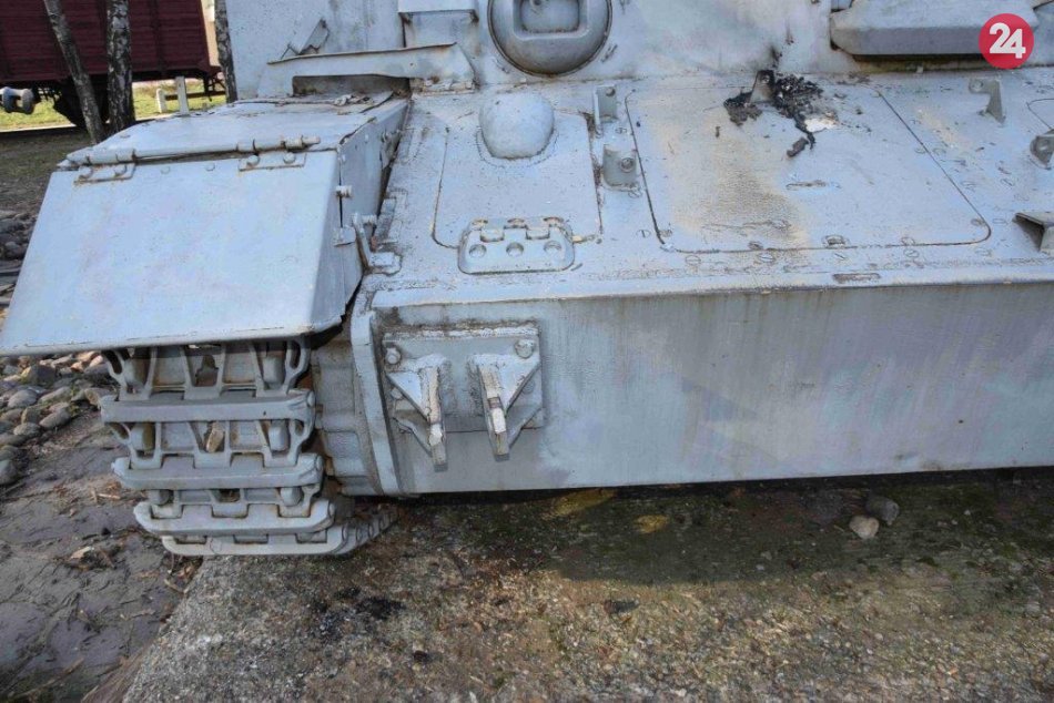 V OBRAZOCH: Poškodili tank, ktorý je súčasť vojenskej výzbroje